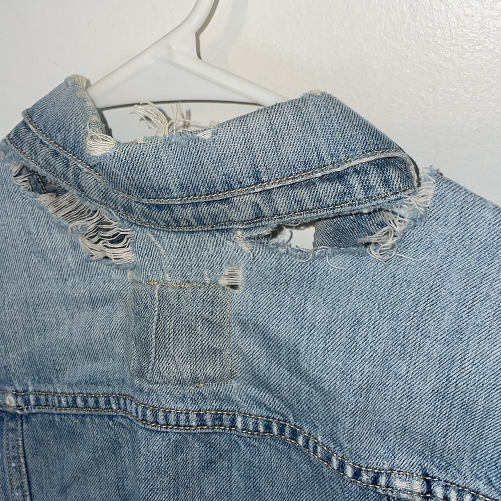 Levi’s distressed denim jean jacket with elbow patches and pockets - Picture 6 of 12